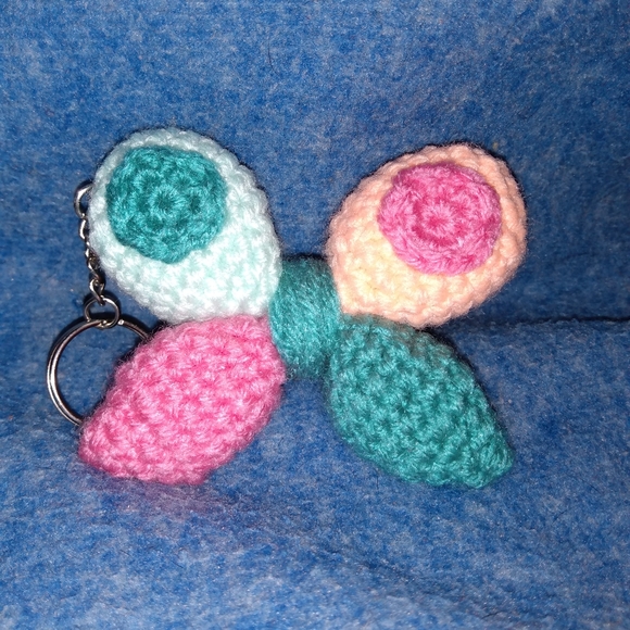 🦋 NEW Butterfly Keychain Crochet Backpack Tag Boho Cottagecore HANDCRAFT - Picture 2 of 3